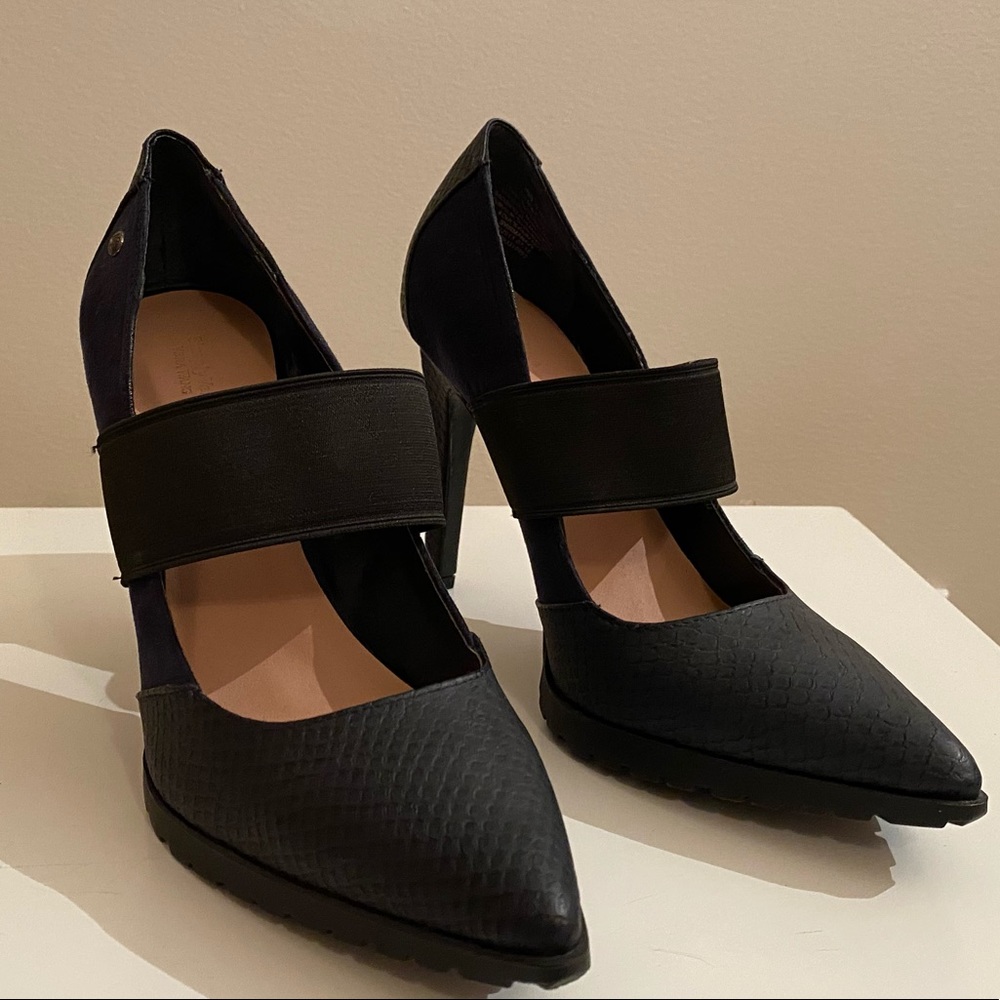 Vera Wang High Heels